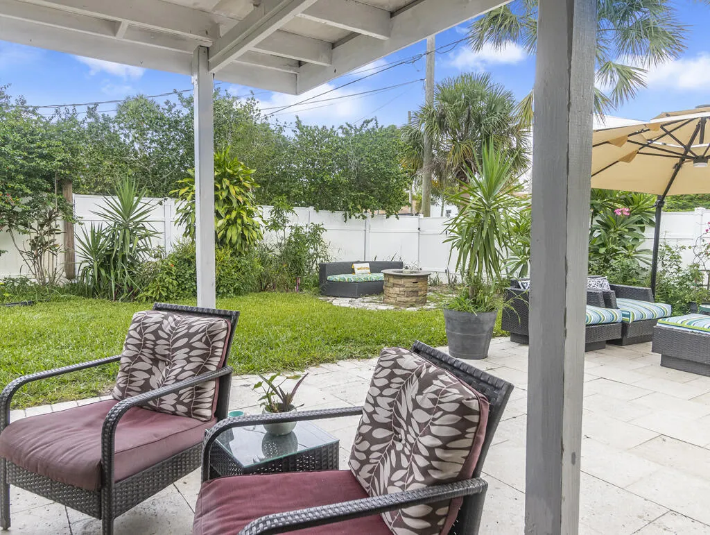 Outdoor covered patio.