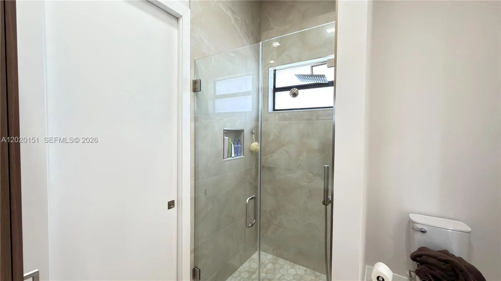 Photo 63