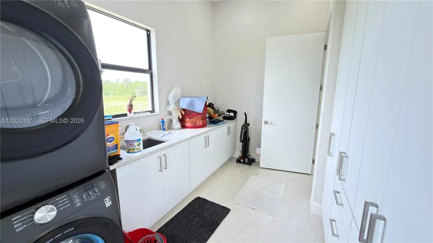 Photo 52