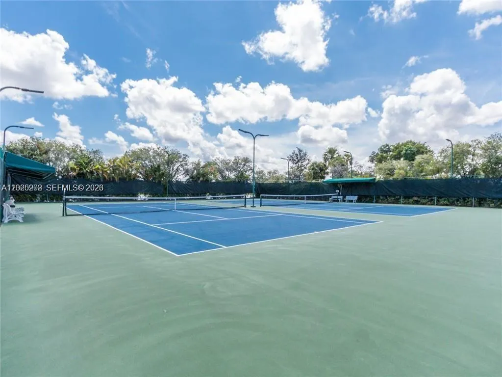 TENNIS