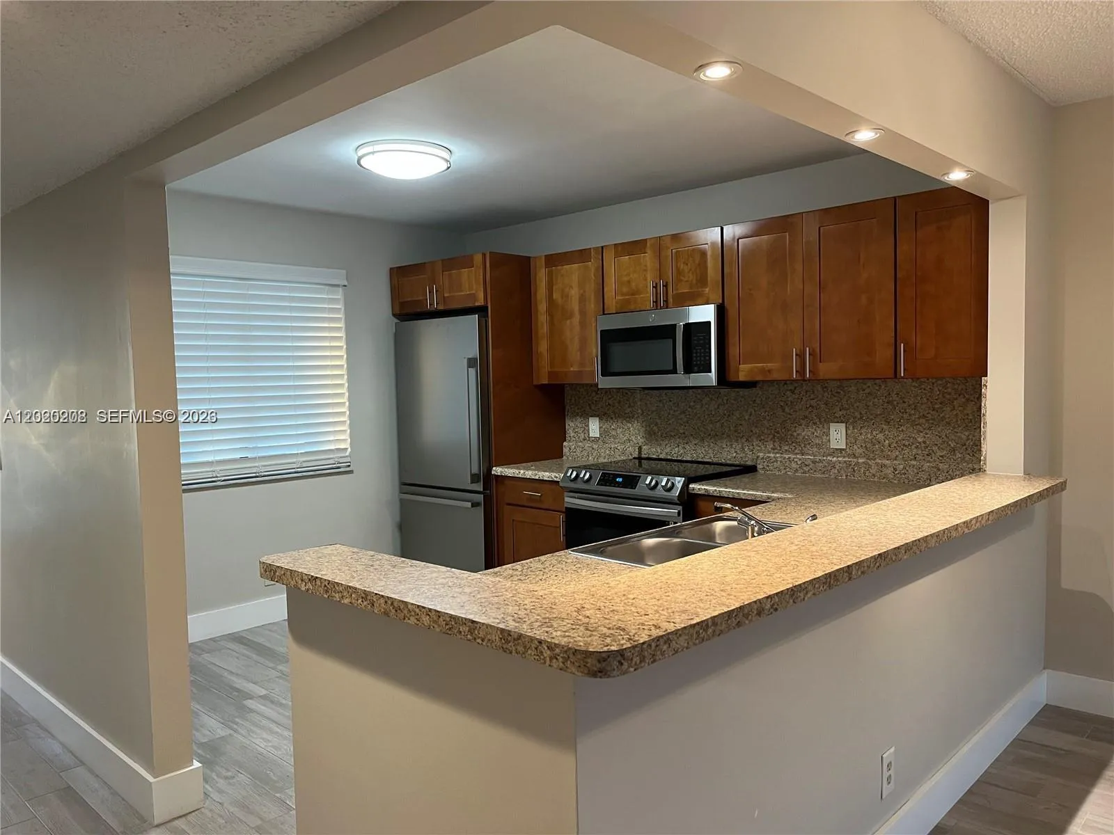 OPEN PLAN KITCHEN