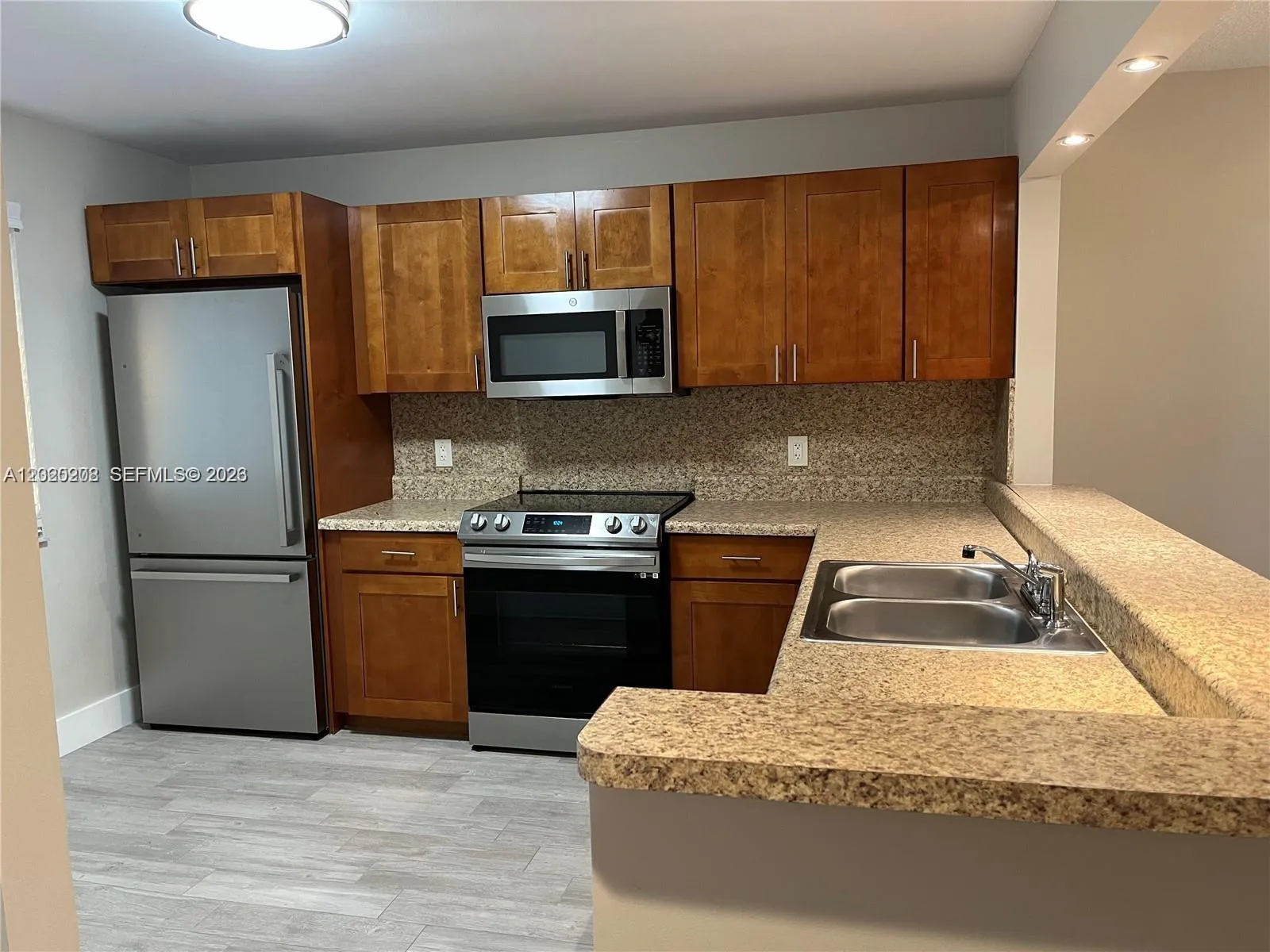 OPEN PLAN KITCHEN