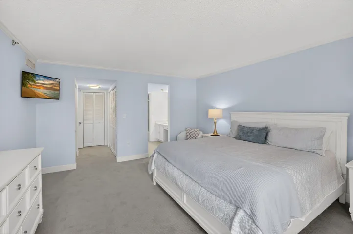 08 Primary Bedroom