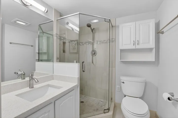 13 Second Bathroom