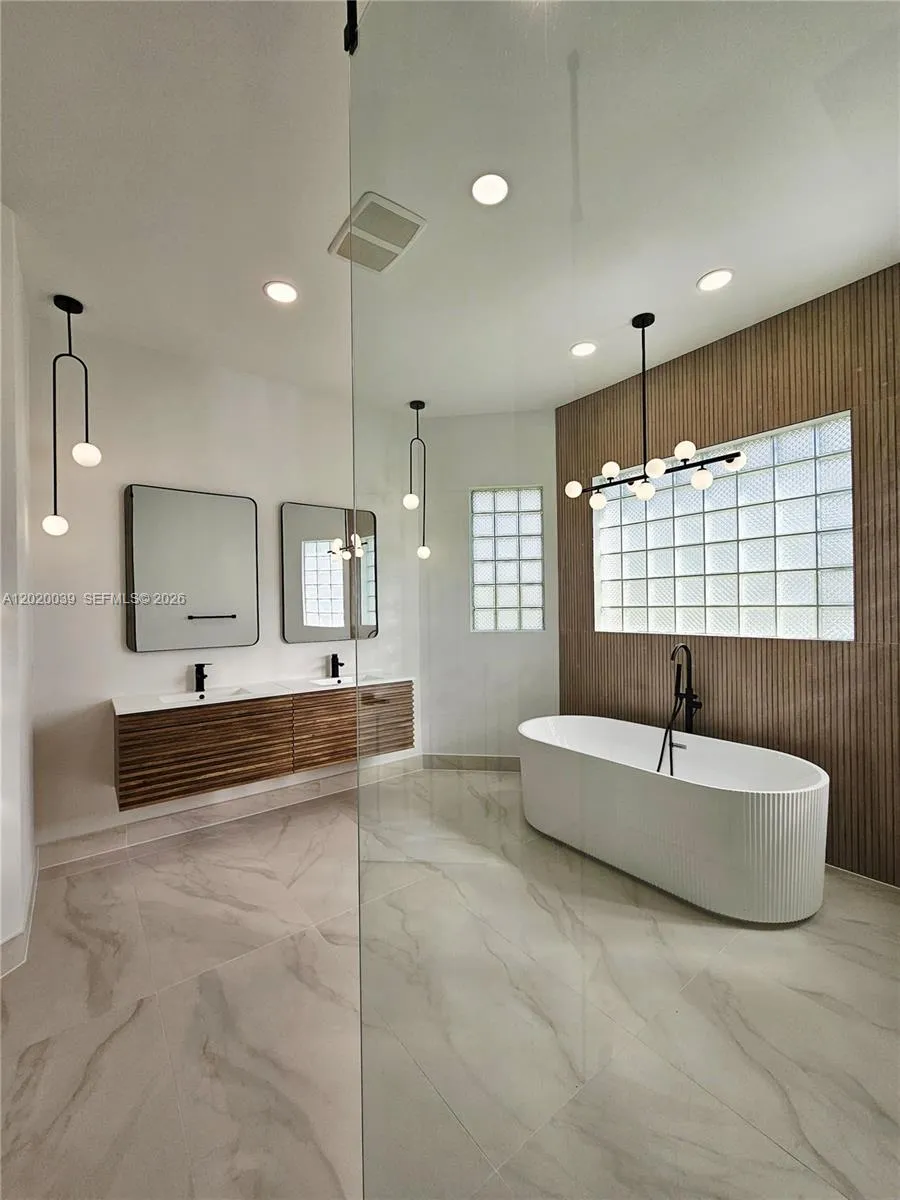 Property photo 64