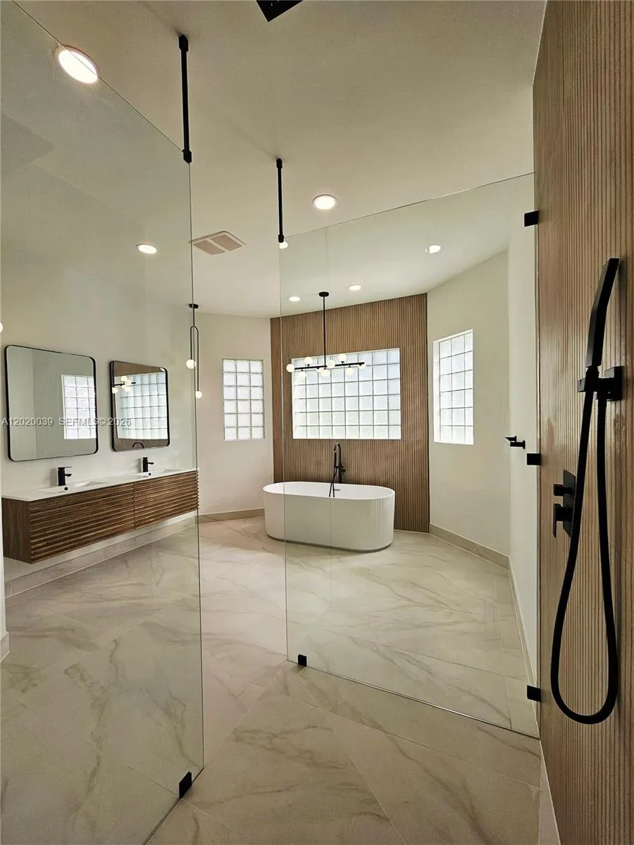 Property photo 78