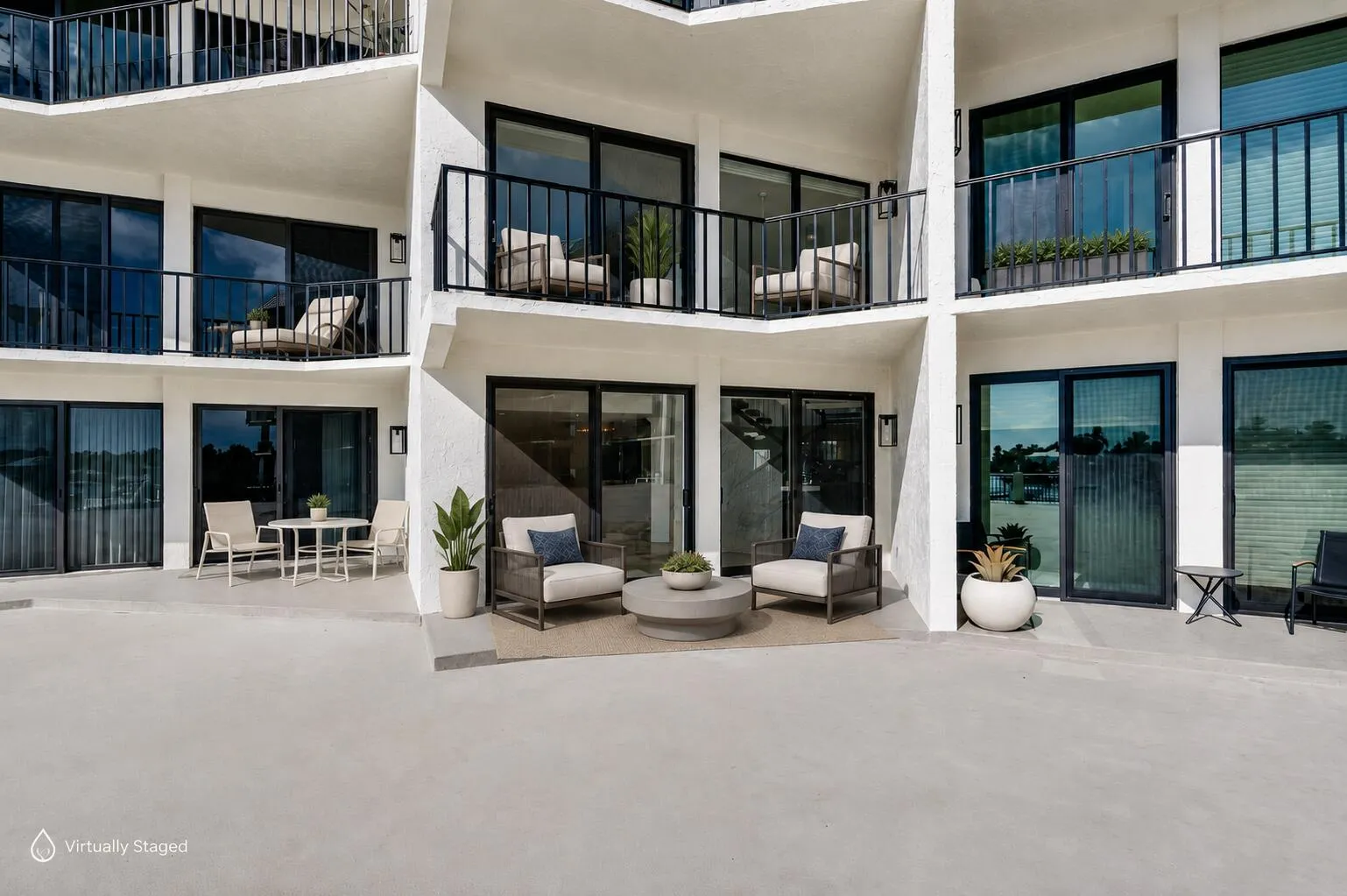 Lanai and Balcony