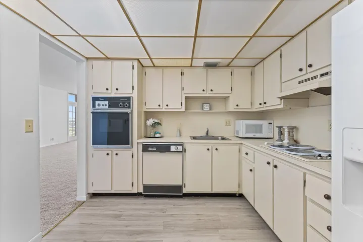 5-web-or-mls-2851-s-ocean-blvd-6-f