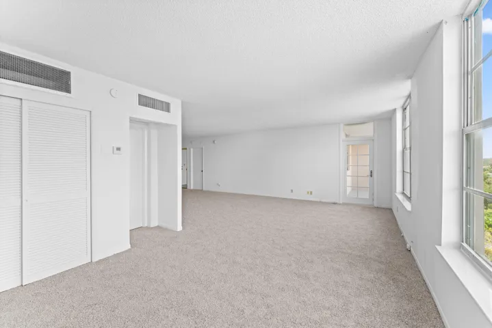 11-web-or-mls-2851-s-ocean-blvd-6-f