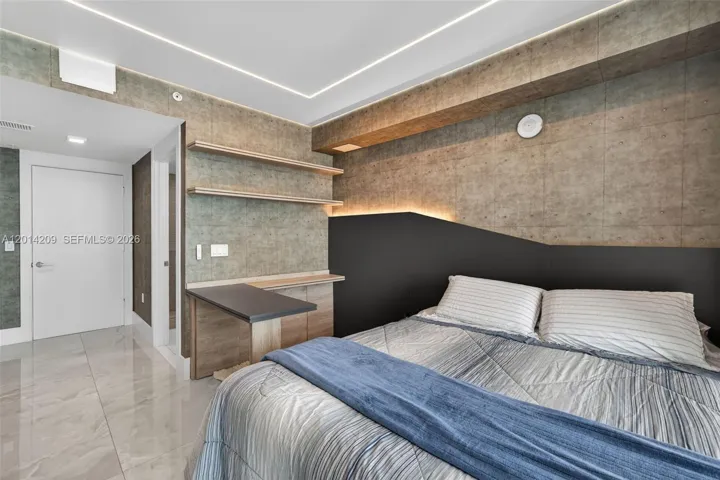 Photo 33