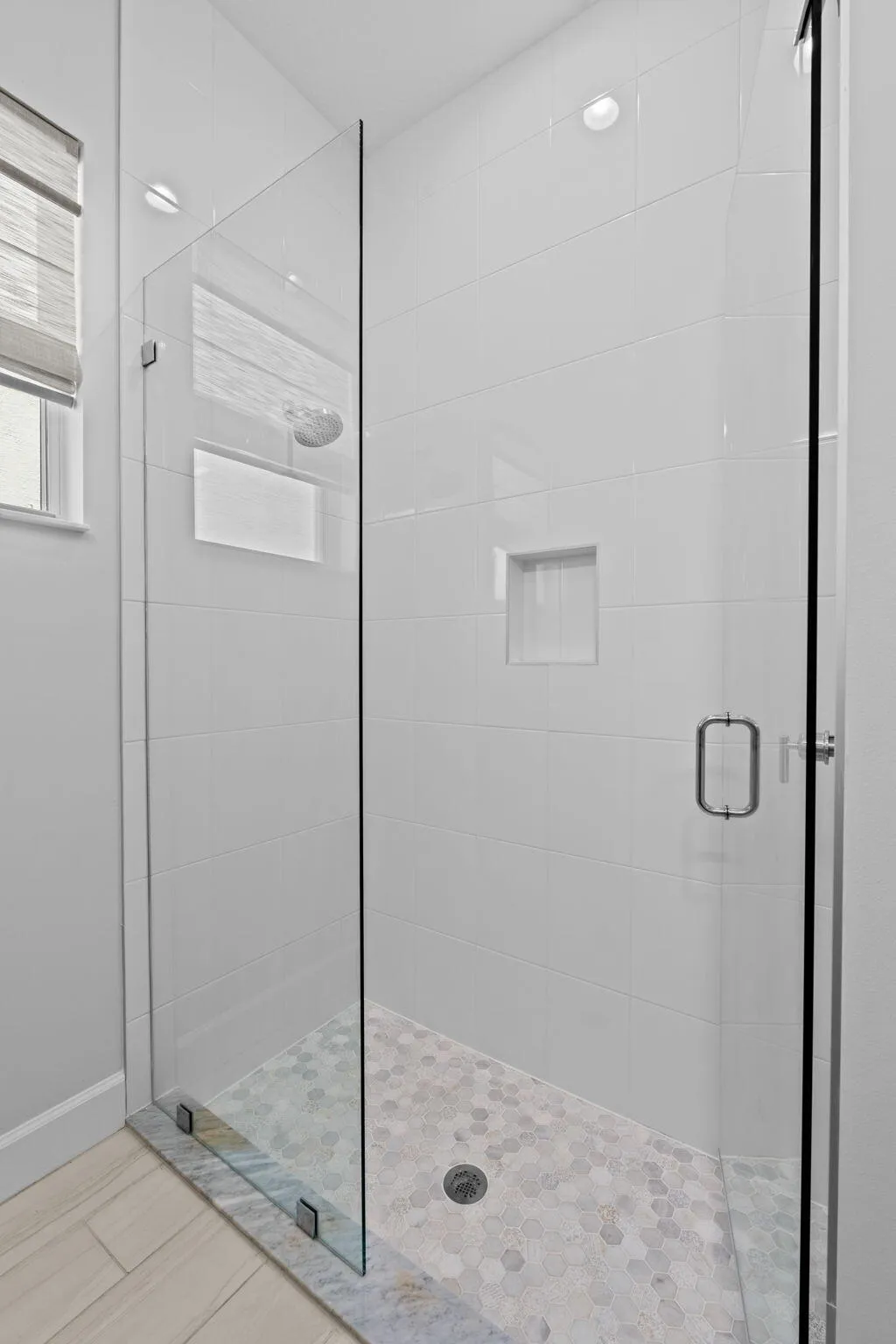 44-web-or-mls-A7404838