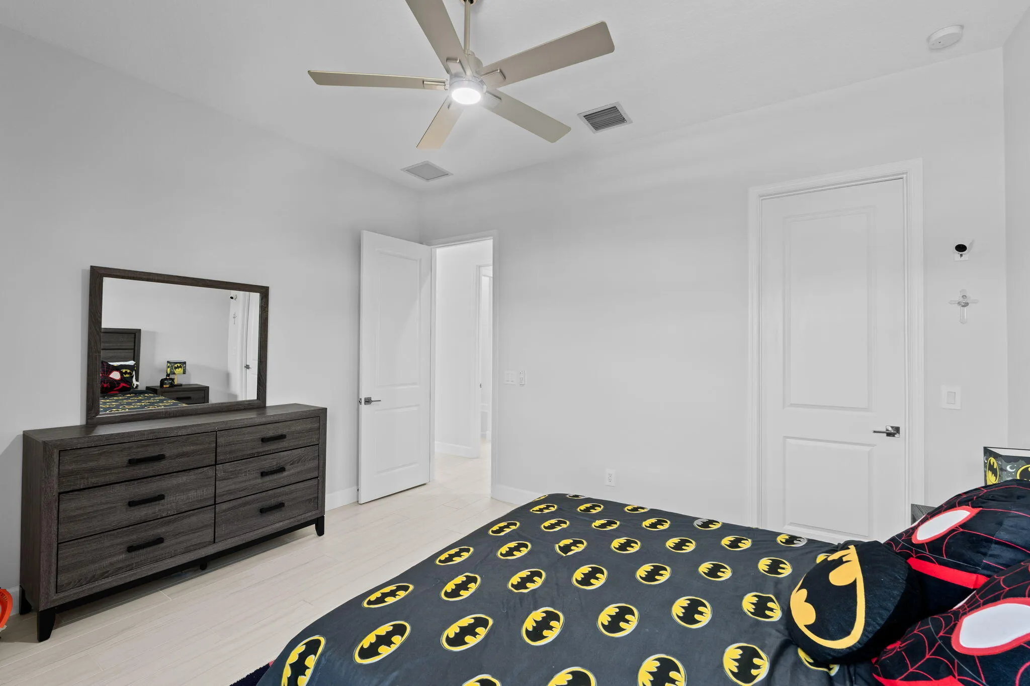 16-web-or-mls-A7404931