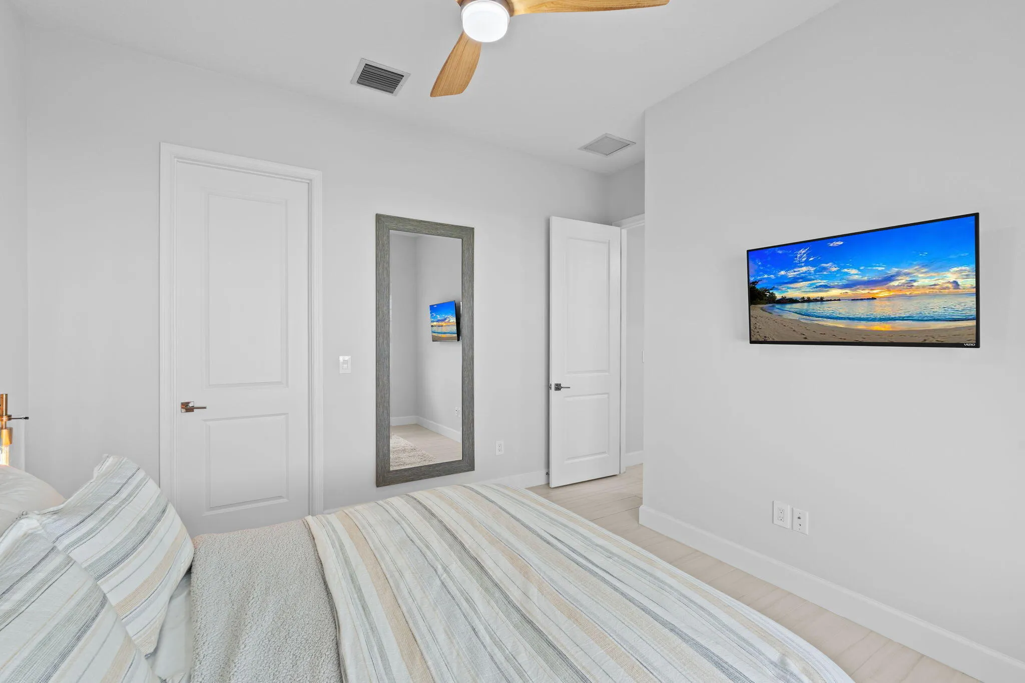 42-web-or-mls-A7404844