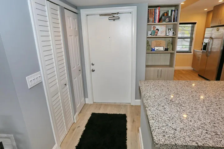 007-045-Foyer-1500x1000