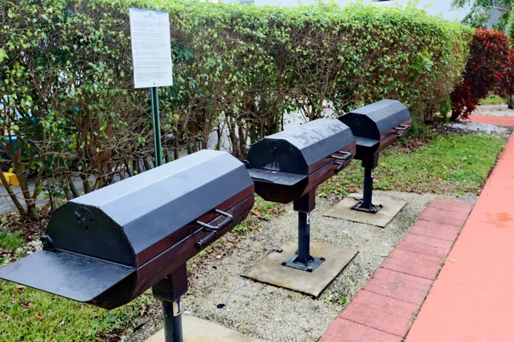 033-001-Bar B Que Area-1500x1000