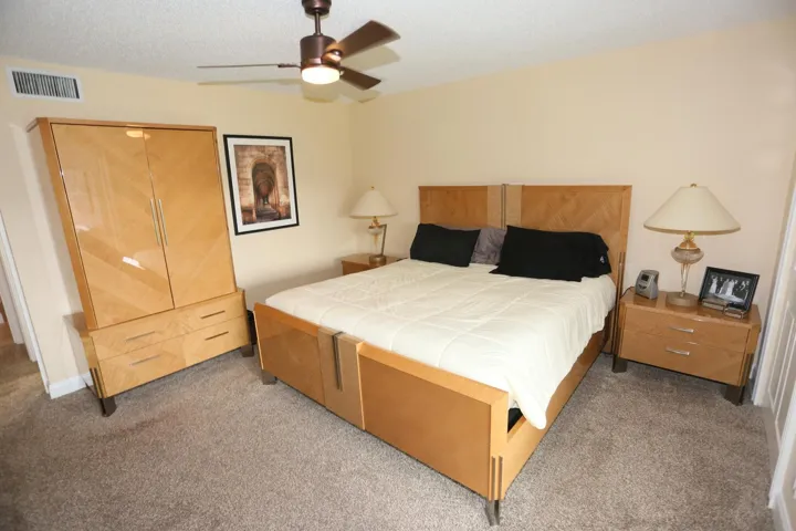 026-034-Master Bedroom-1500x1000