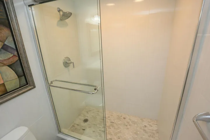 029-033-Master Shower-1500x1000