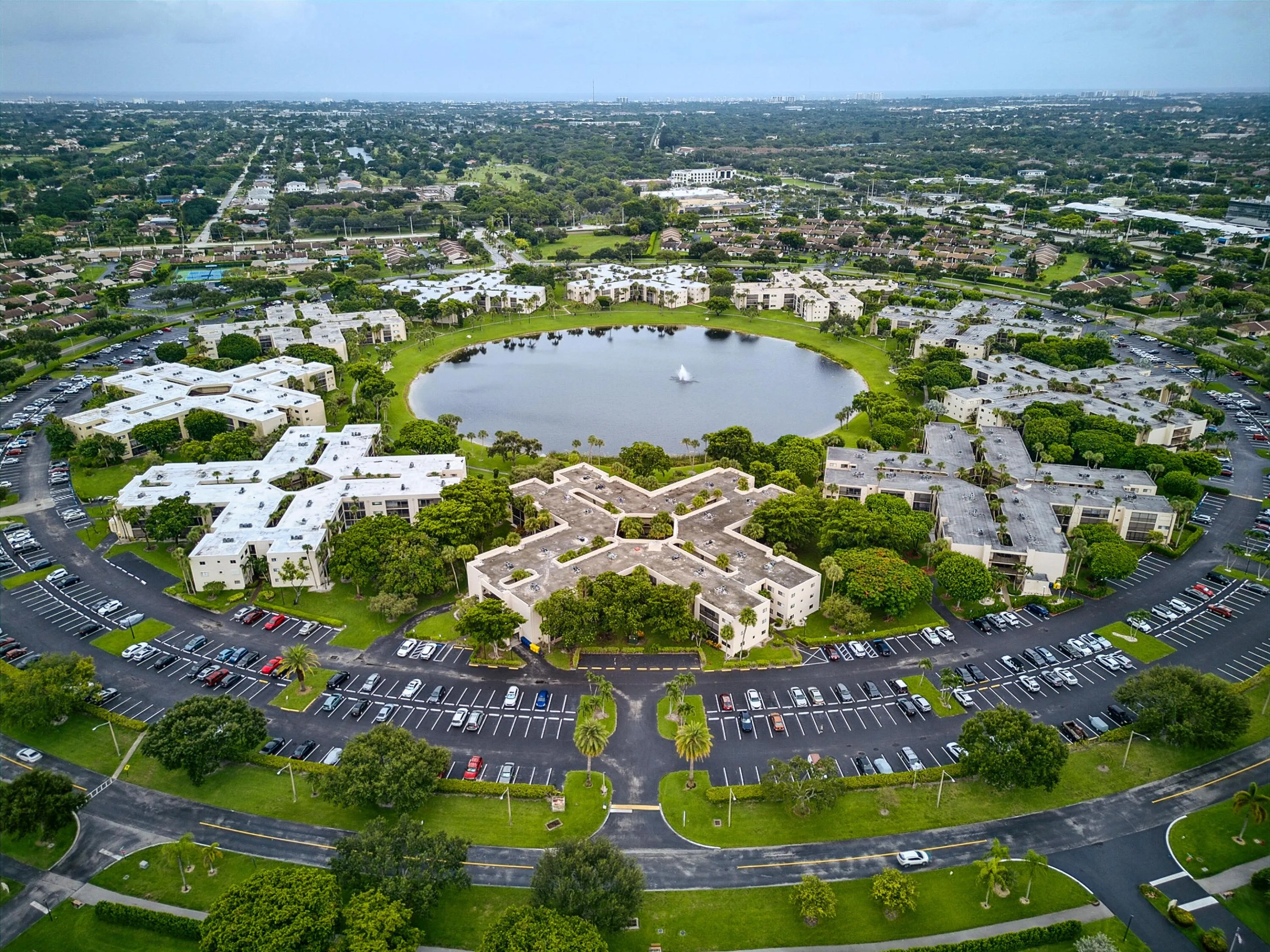 Las Verdes is quiet gated community sprawling around a large lake