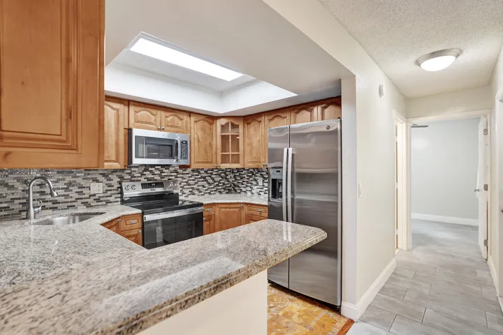 Galley Kitchen fully equipt