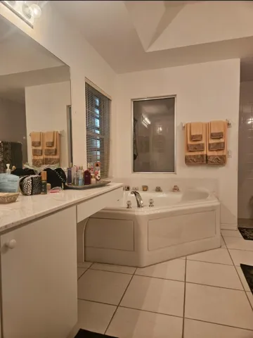15 Bathroom