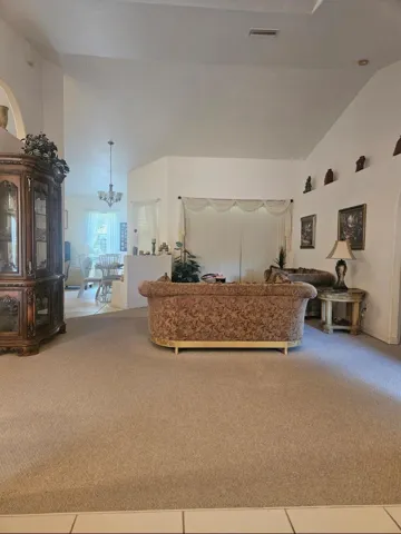 5 Foyer