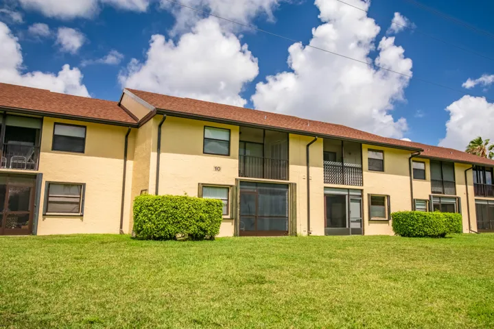 4688 Lucerne Lakes Blvd-7