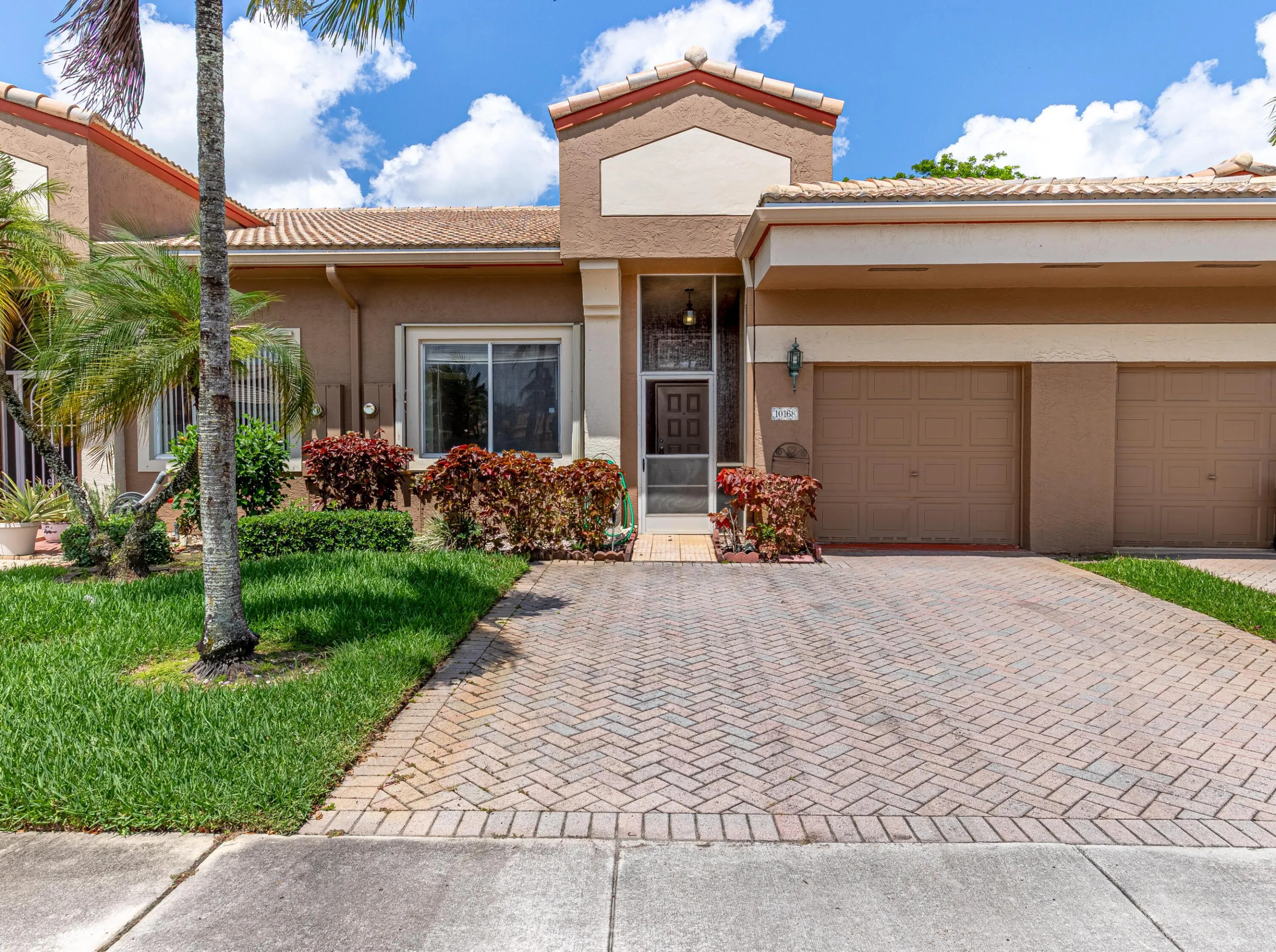 DOUBLE WIDE DRIVEWAY