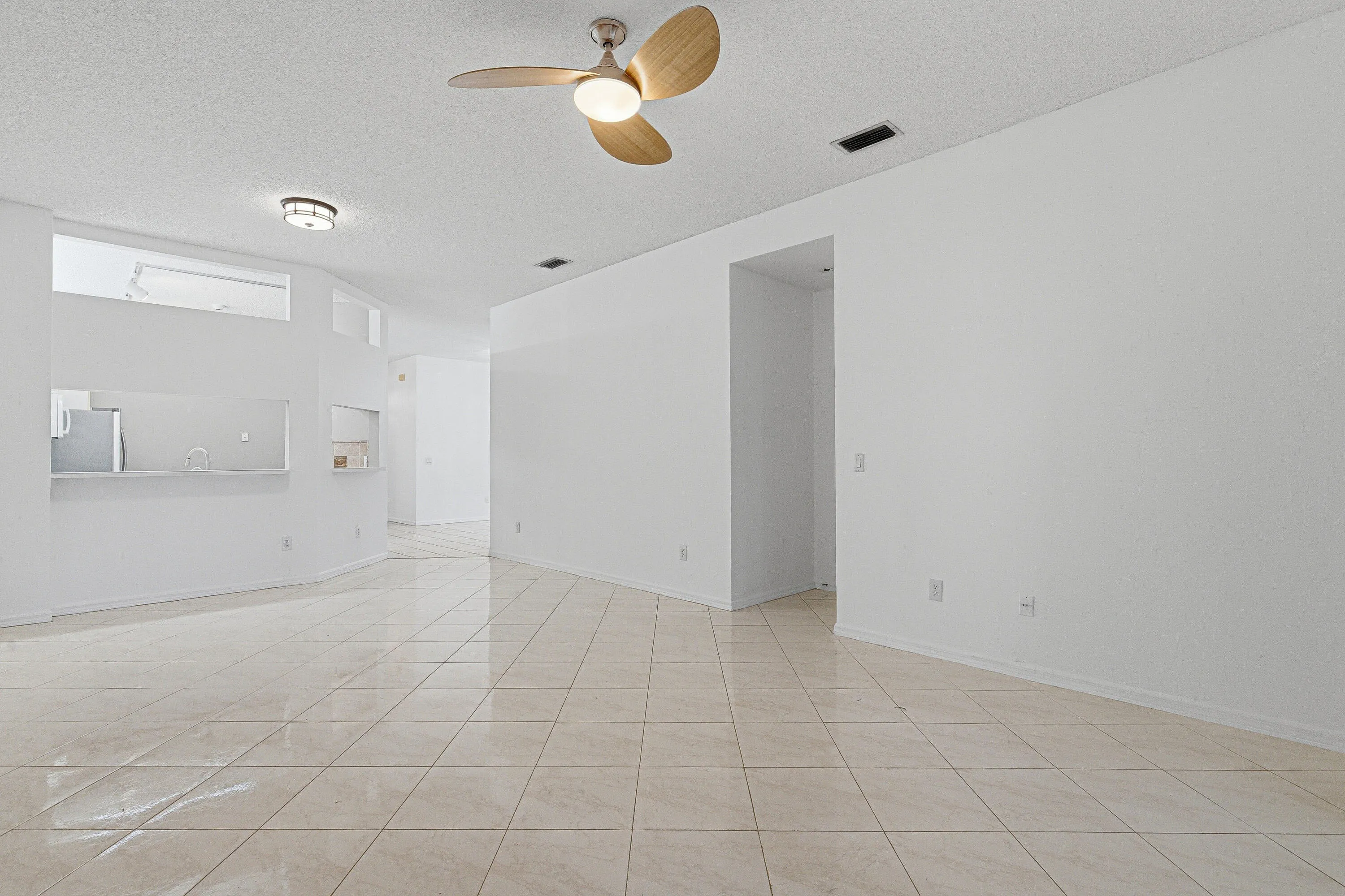 LIVING ROOM/DINING AREA