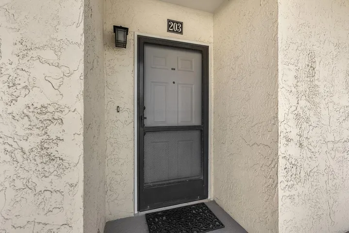 300-N-Hwy-A1A-Apt-203C-HigMedia-011-1280
