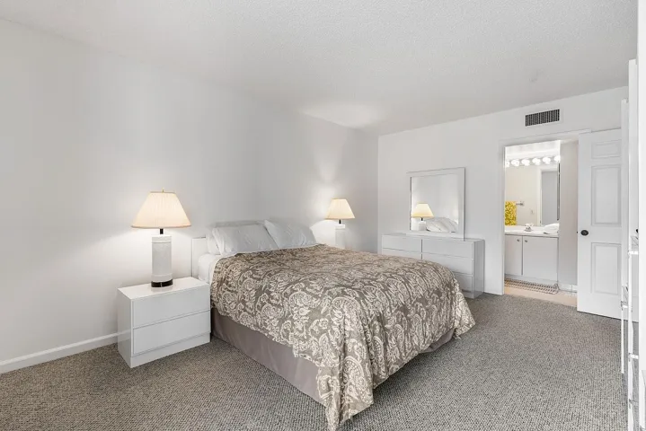 300-N-Hwy-A1A-Apt-203C-HigMedia-029-1280