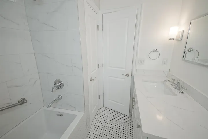 Bathroom 2 with Tub-Shower