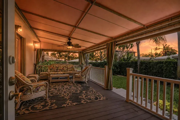 Private Deck Twilight