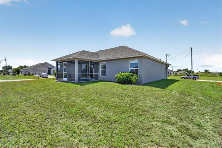 Easy Care Oversized Corner Lot