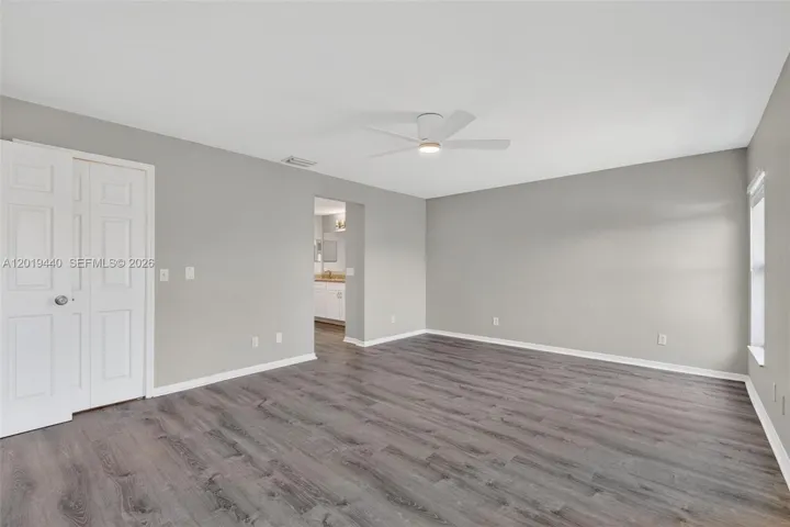 Primary BR Suite w/Walk-In Closet & 2 Windows