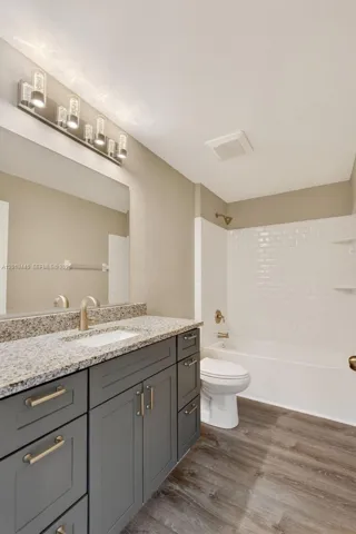 2nd BA w/Granite Countertop & Modern Lighting