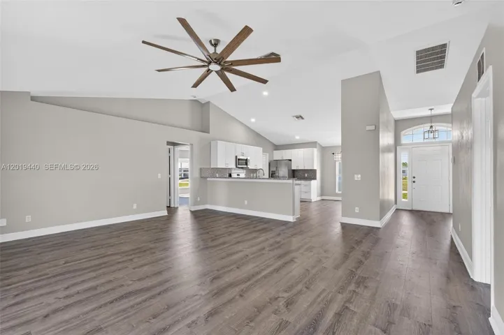 Bright & Light Open Concept