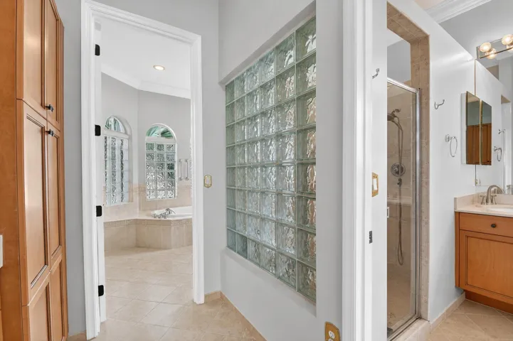 Primary Bath 2 with Shared Shower *AI Enhanced