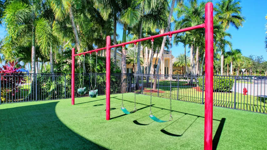 Clubhouse Swing Set