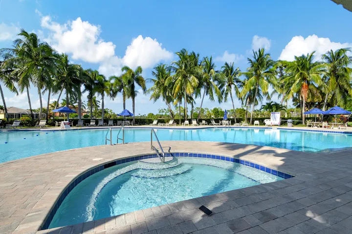 Clubhouse Spa & Pool