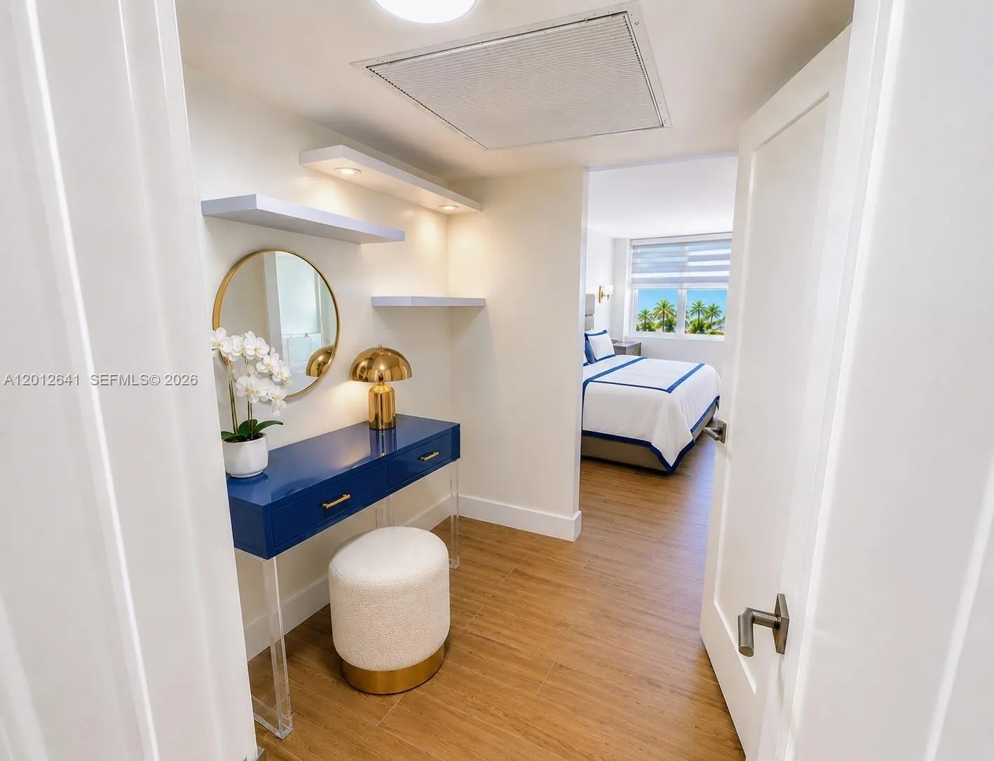 PRINCIPLE BEDROOM DRESSING AREA