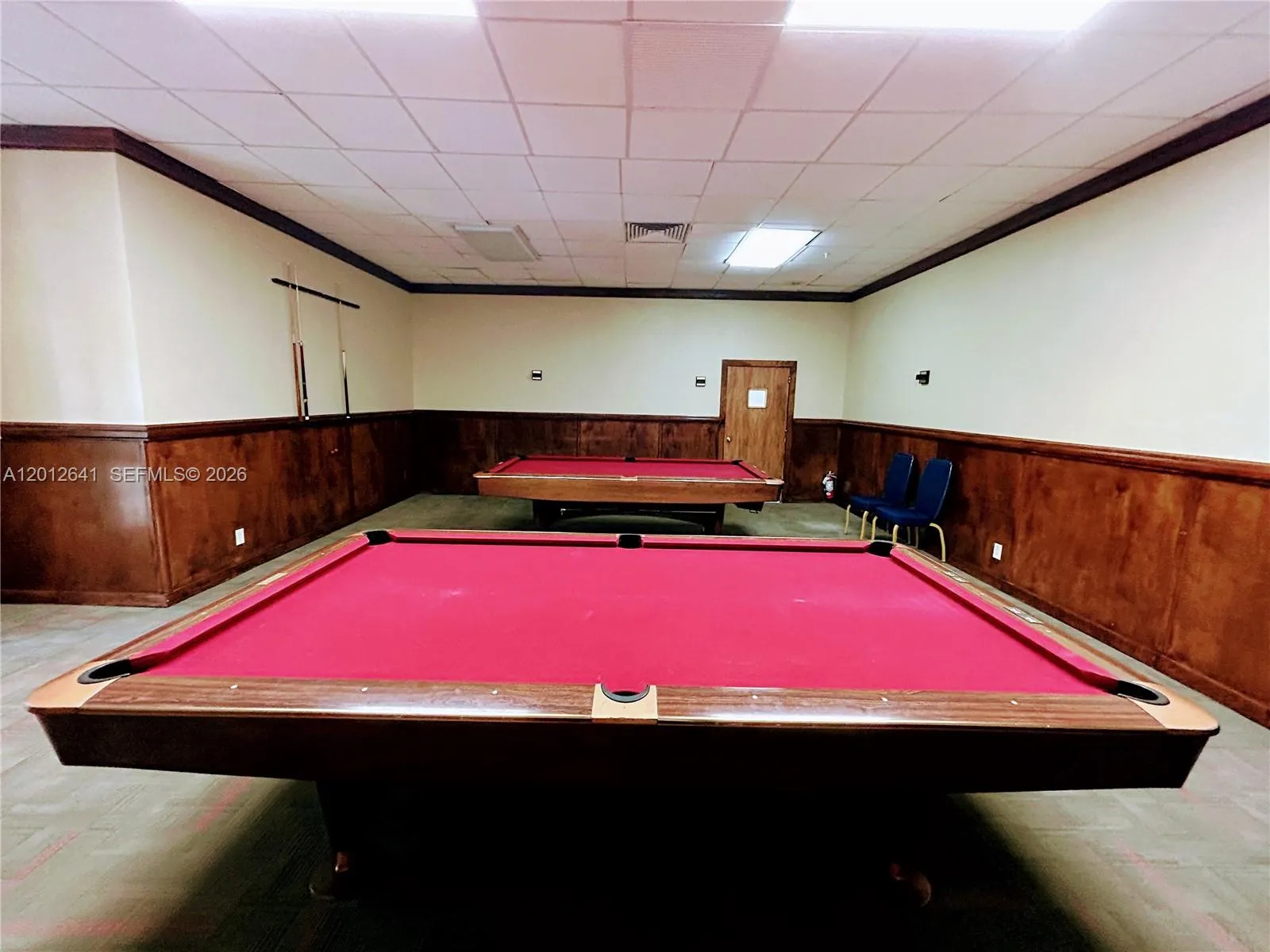 BILLIARD ROOM