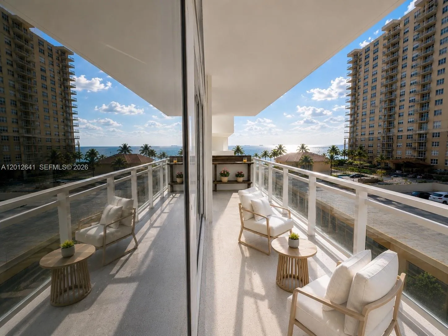 SOUTHERN EXPOSURE DELUXE PLUS+SIZED FULL SUNNY TERRACE OCEANSIDE LOCATION VIEWS