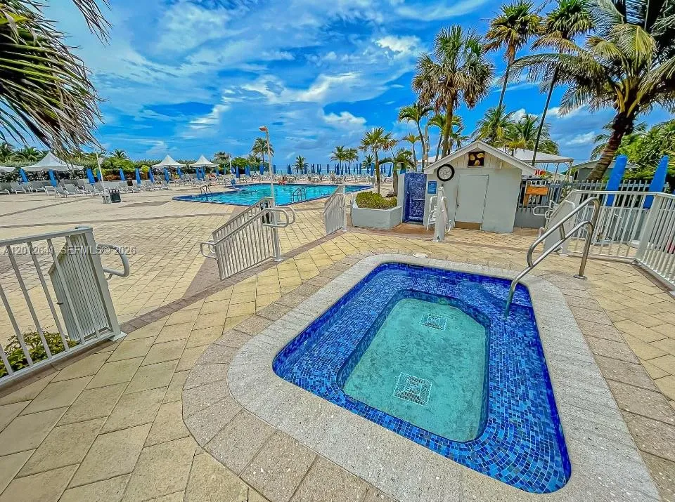 OCEANSIDE JACUZZI