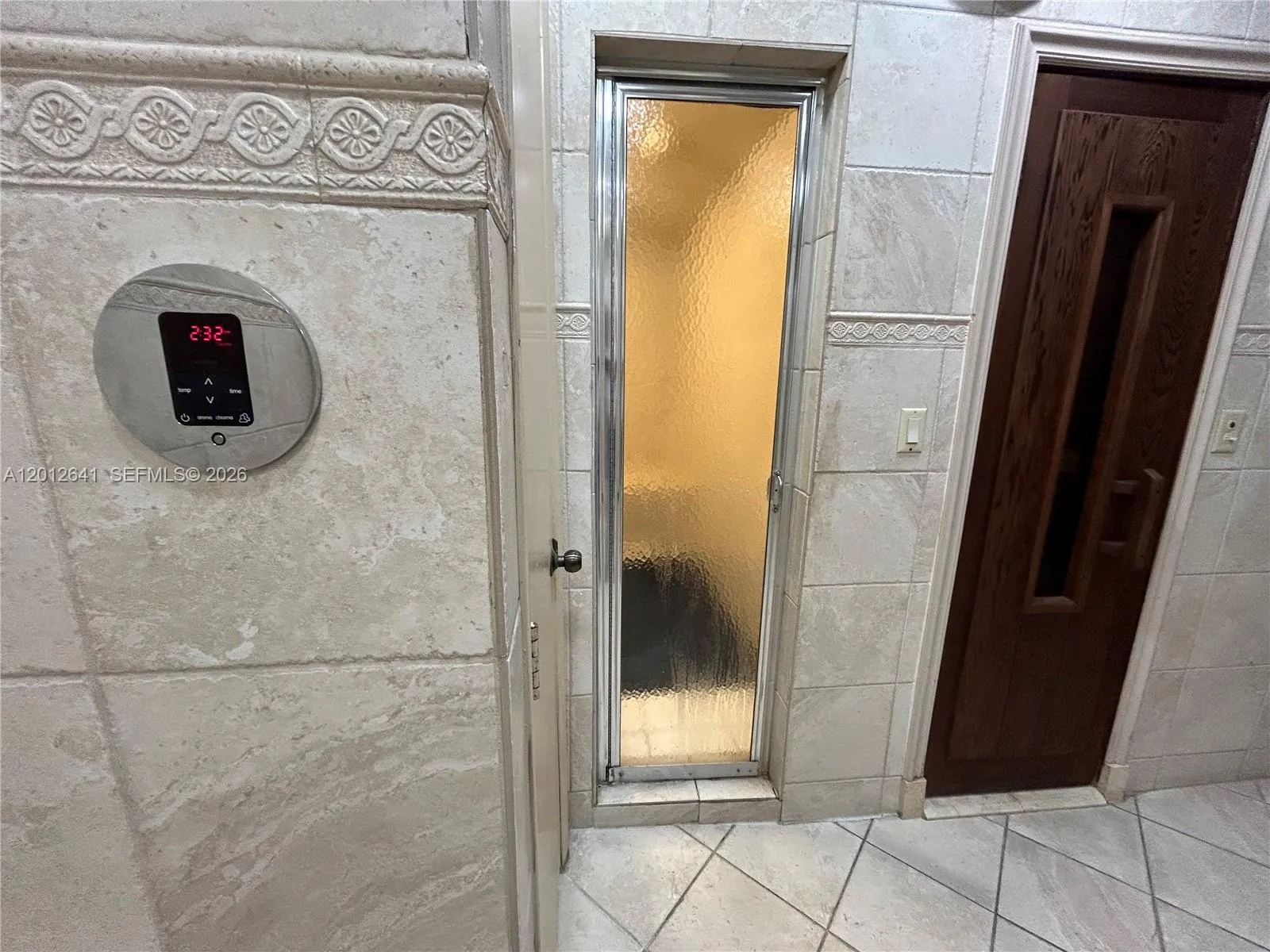 STEAM ROOM