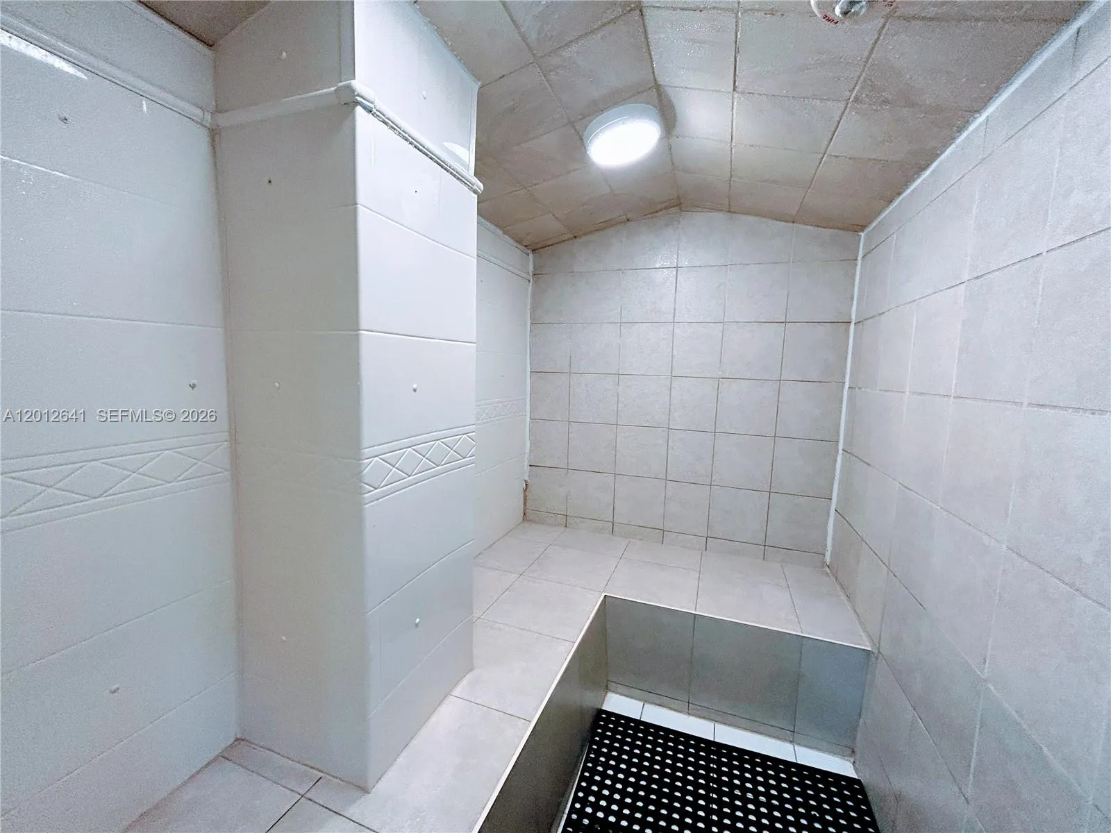 SAUNA STEAM ROOM