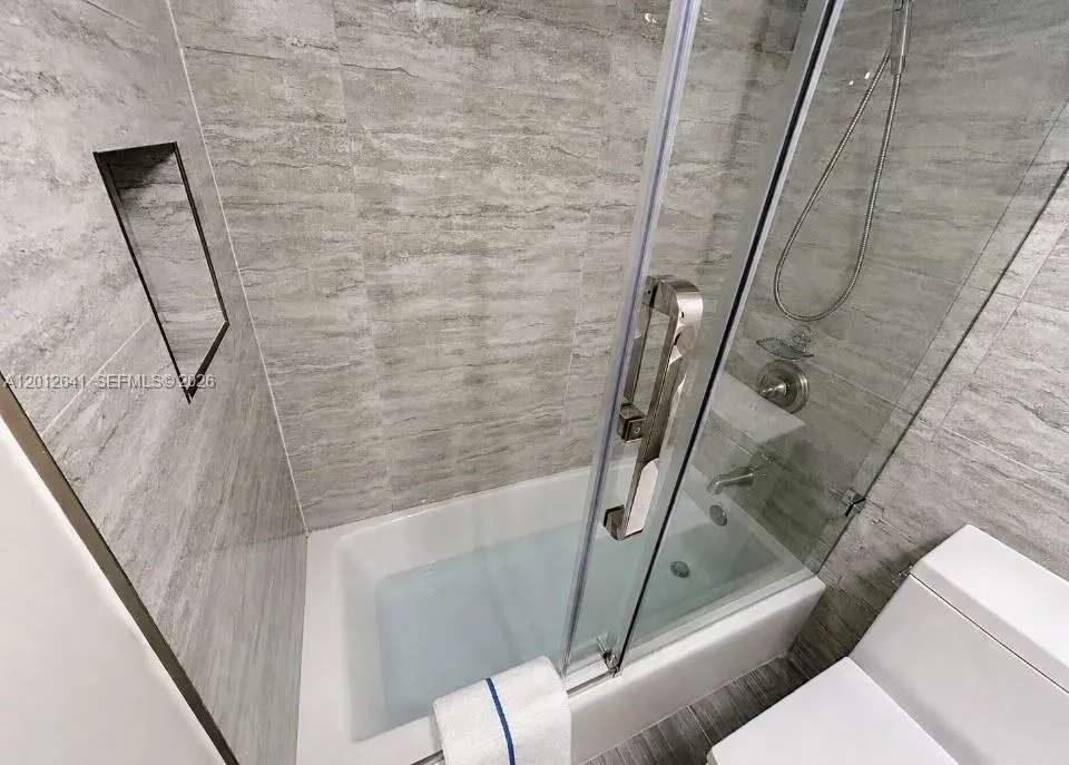 PRINCIPLE BATH DETAIL