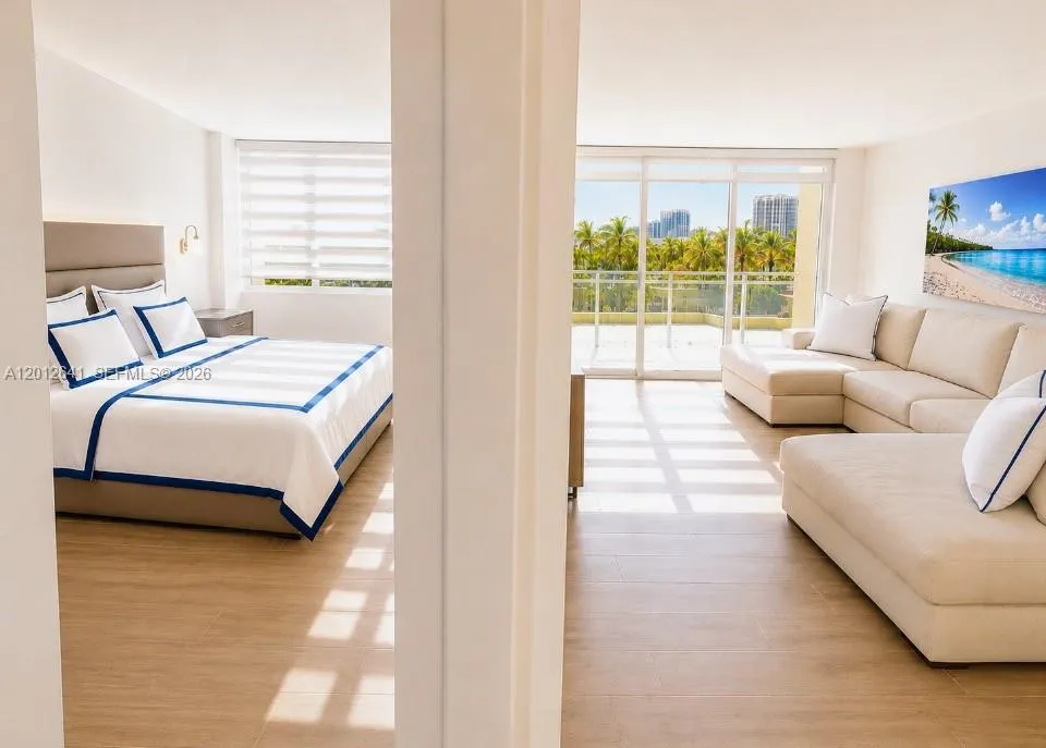 TRANSITION FROM PRINCIPLE BEDROOM TO LIVING ROOM
