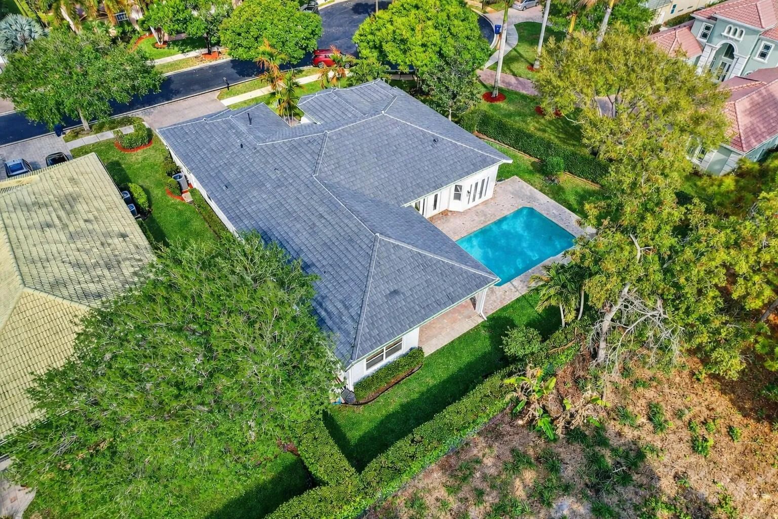 Exterior/ Grounds