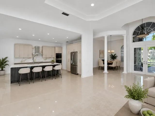 Kitchen/Island