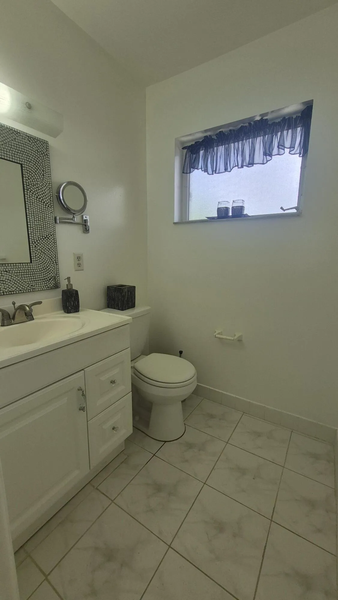 Guess bathroom